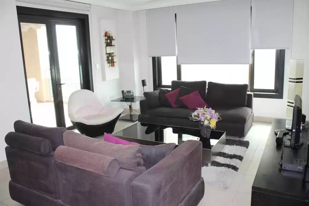 Wohn Klaar eigendom 2 Schlafzimmer F/F Wohnung  zu vermieten in Al Sadd , Doha #16435 - 1  image 