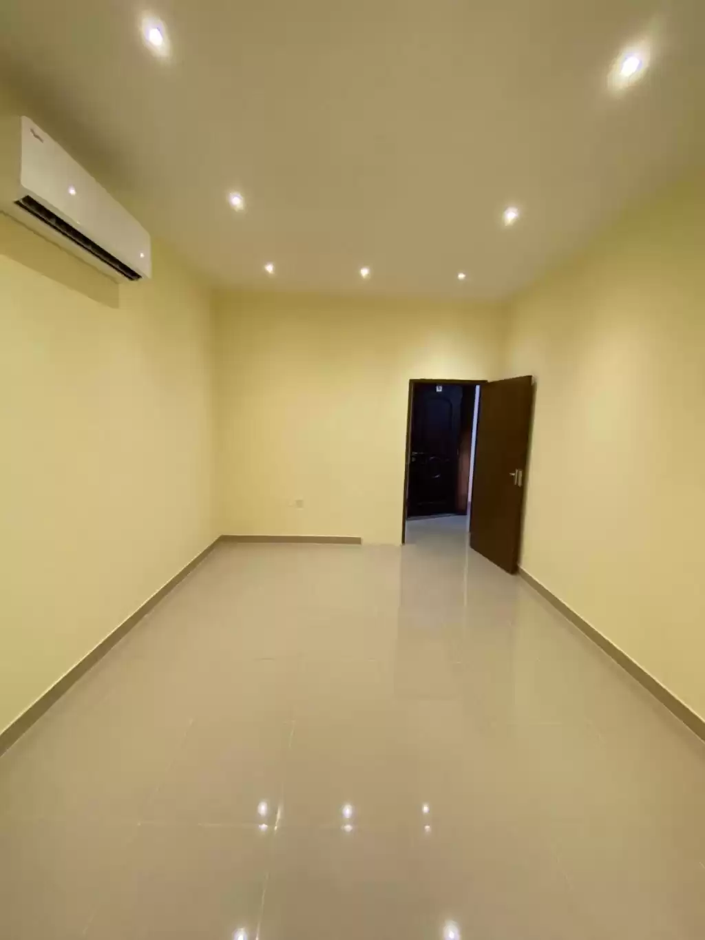 Wohn Klaar eigendom 1 Schlafzimmer U/F Wohnung  zu vermieten in Al Sadd , Doha #16455 - 1  image 