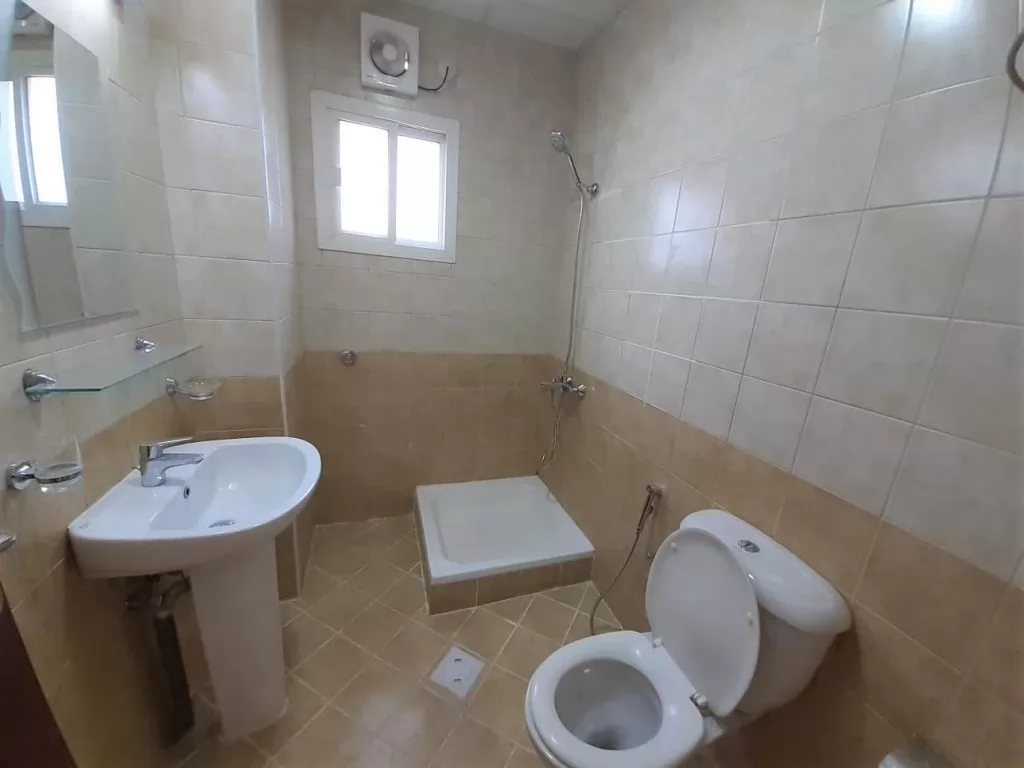 Residential Property 3 Bedrooms U/F Apartment  for rent in Old-Airport , Doha-Qatar #16465 - 3  image 