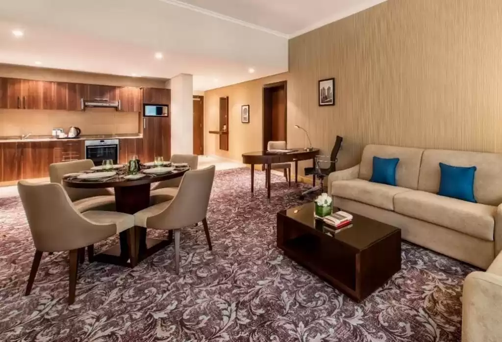 yerleşim Hazır Mülk 1 yatak odası F/F Otel Daireleri  kiralık içinde Doha #16491 - 1  image 