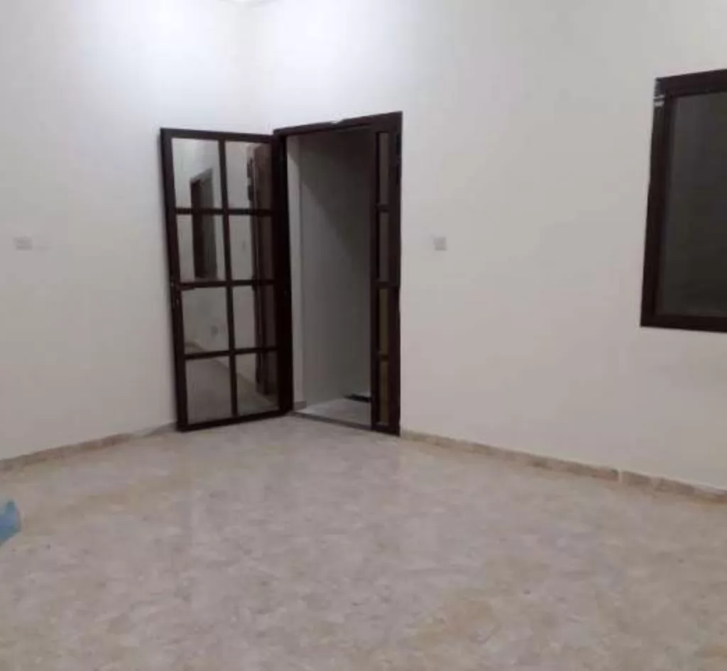 Residential Ready Property Studio U/F Apartment  for rent in Doha-Qatar #16542 - 1  image 