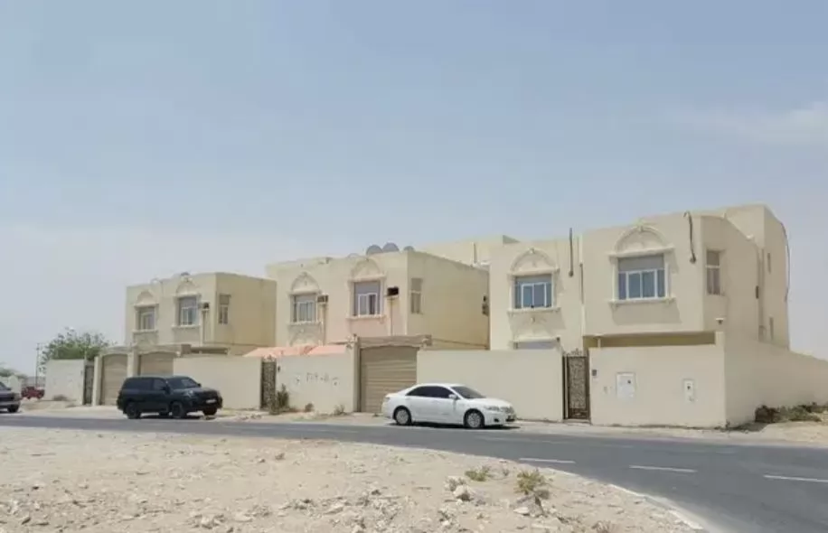 Residential Ready Property 2 Bedrooms U/F Standalone Villa  for sale in Al Sadd , Doha #16577 - 1  image 