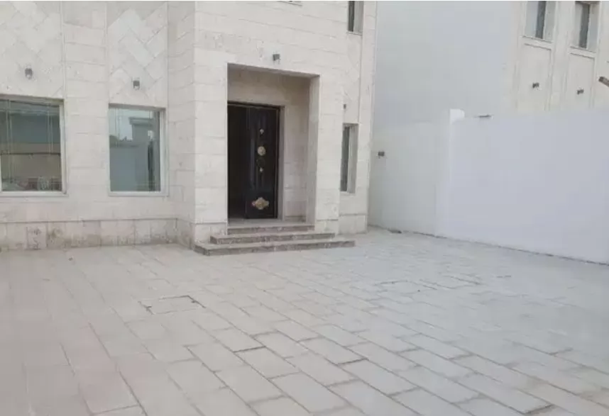 Жилой Готовая недвижимость 7 спален Н/Ф Отдельная вилла  продается в Доха #16584 - 1  image 
