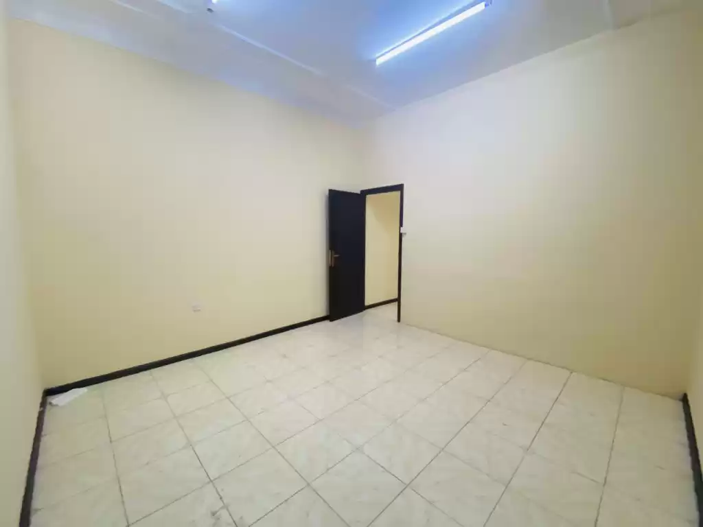 Жилой Готовая недвижимость 2 спальни Н/Ф Вилла в комплексе  в аренду в Аль-Садд , Доха #16587 - 1  image 