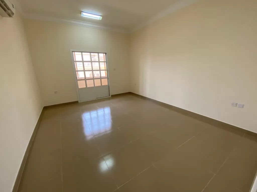 Residential Property 3 Bedrooms U/F Apartment  for rent in Old-Airport , Doha-Qatar #16598 - 2  image 