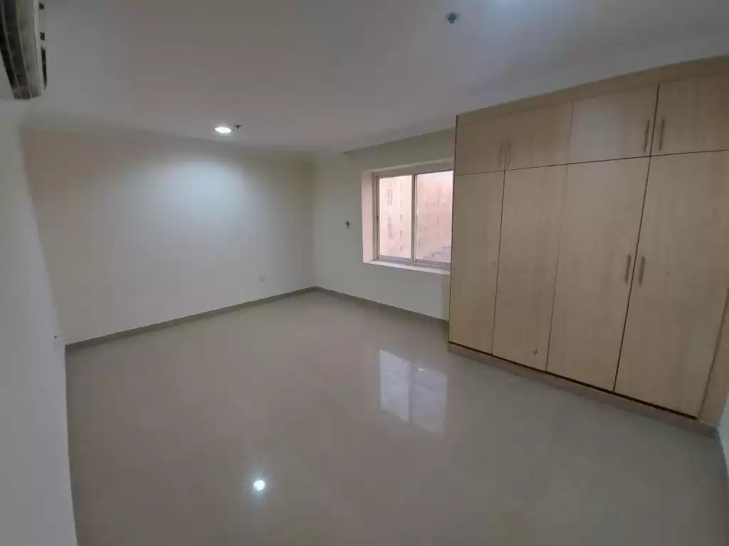 سكني عقار جاهز 2 غرف  غير مفروش شقة  للإيجار في الدوحة #16600 - 1  صورة 