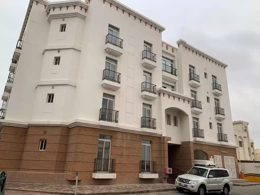Wohn Klaar eigendom 2 Schlafzimmer F/F Wohnung  zu vermieten in Al Sadd , Doha #16617 - 1  image 