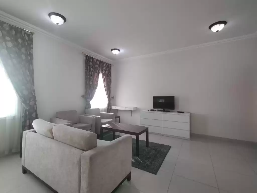 Residential Ready Property 2 Bedrooms F/F Apartment  for rent in Al Sadd , Doha #16621 - 1  image 