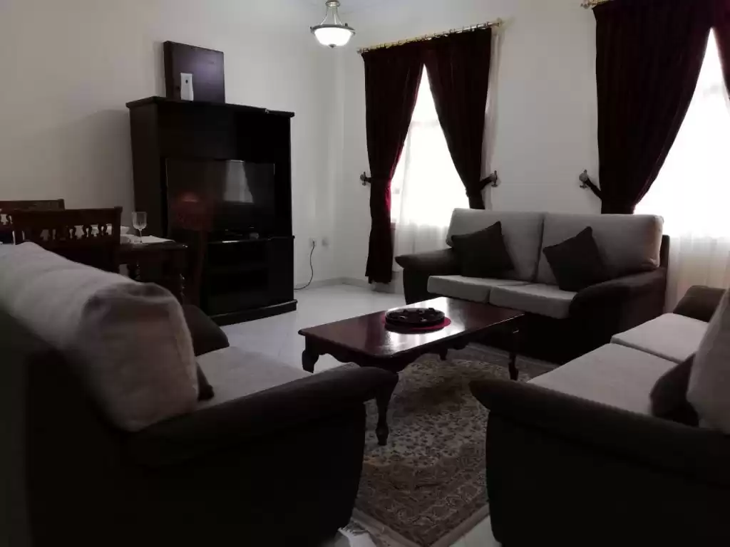 Wohn Klaar eigendom 2 Schlafzimmer F/F Wohnung  zu vermieten in Al Sadd , Doha #16622 - 1  image 