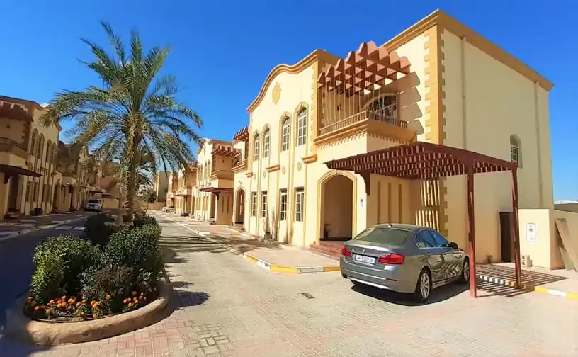 Жилой Готовая недвижимость 4 спальни Ж/Ж Отдельная вилла  в аренду в Аль-Садд , Доха #16625 - 1  image 