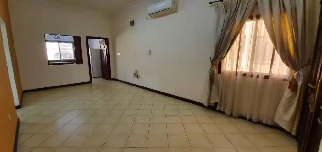 Residential Ready Property 3 Bedrooms S/F Apartment  for rent in Al Sadd , Doha #16634 - 1  image 