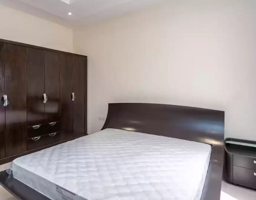 yerleşim Hazır Mülk 3 yatak odası F/F Site İçinde Villa  kiralık içinde Al Sadd , Doha #16646 - 1  image 