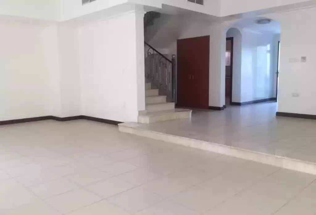 Residential Ready Property 4+maid Bedrooms S/F Villa in Compound  for rent in Al Sadd , Doha #16648 - 1  image 