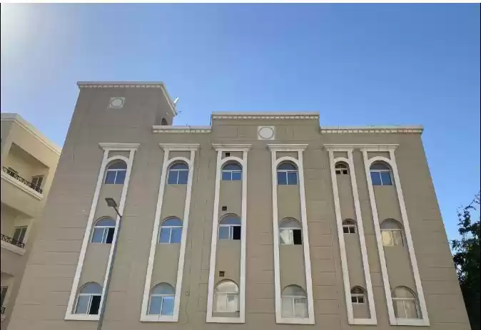 Жилой Готовая недвижимость 2 спальни Н/Ф Квартира  в аренду в Аль-Садд , Доха #16666 - 1  image 