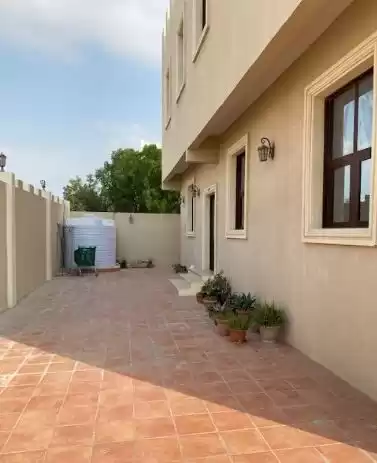 Wohn Klaar eigendom 2 Schlafzimmer S/F Wohnung  zu vermieten in Al Sadd , Doha #16680 - 1  image 