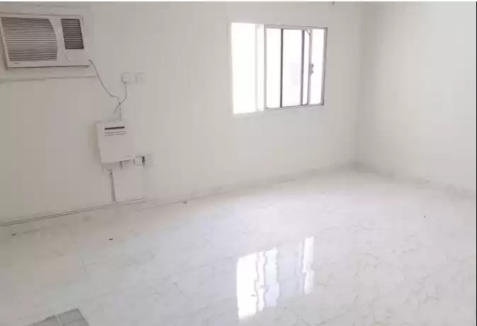 Residential Ready Property 2 Bedrooms U/F Apartment  for rent in Al Sadd , Doha #16692 - 1  image 