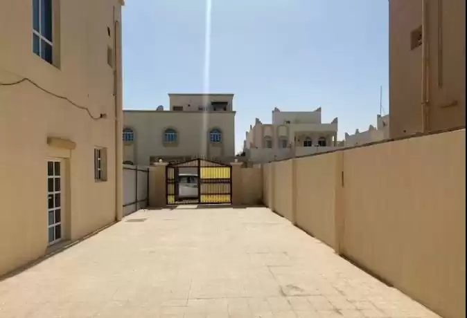 Résidentiel Propriété prête 3 chambres F / F Appartement  a louer au Al-Sadd , Doha #16701 - 1  image 