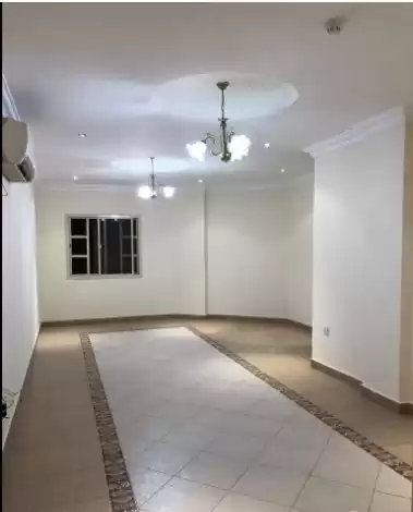 Residential Ready Property 3 Bedrooms U/F Apartment  for rent in Al Sadd , Doha #16712 - 1  image 