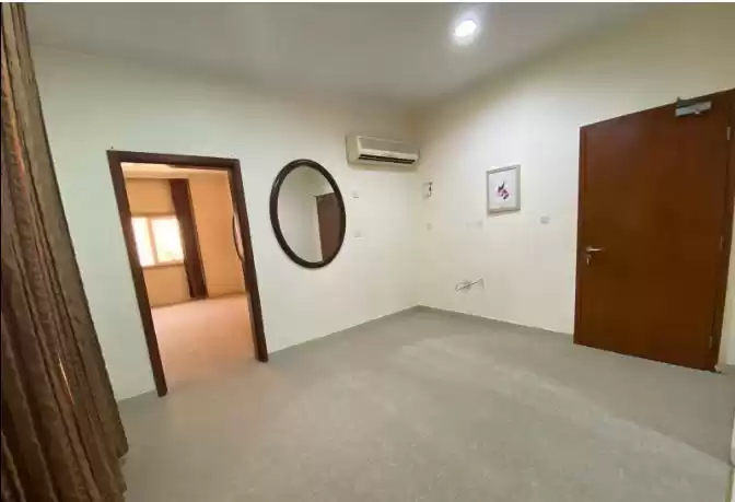 Residential Ready Property 1 Bedroom U/F Apartment  for rent in Al Sadd , Doha #16725 - 1  image 