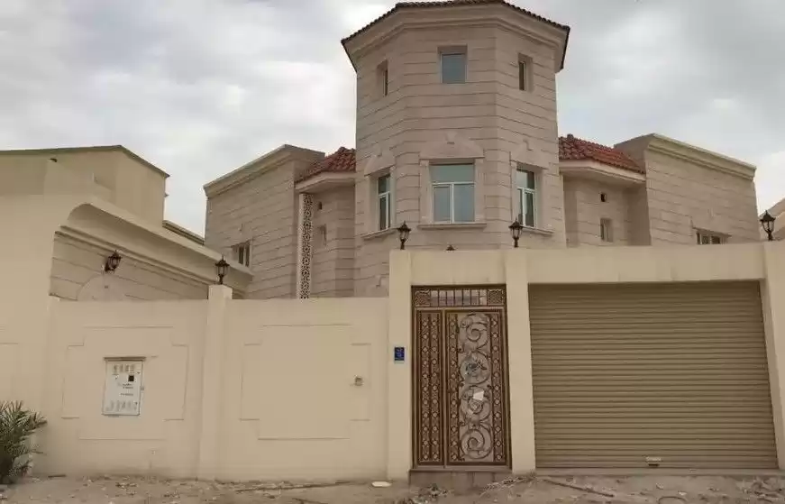 Residential Ready Property 7+ Bedrooms U/F Standalone Villa  for sale in Al Sadd , Doha #16752 - 1  image 