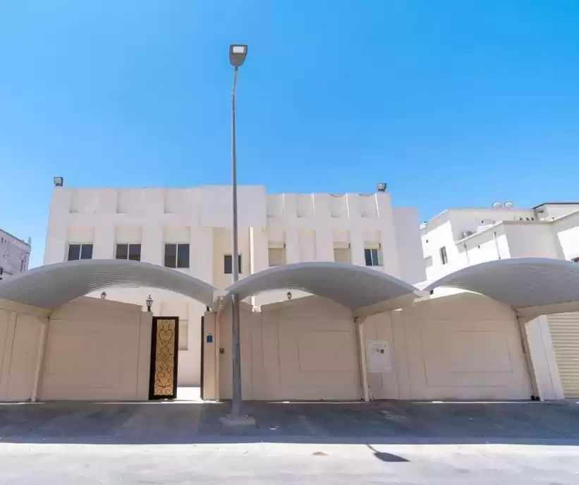 Residential Ready Property 7+ Bedrooms U/F Standalone Villa  for sale in Al Sadd , Doha #16755 - 1  image 