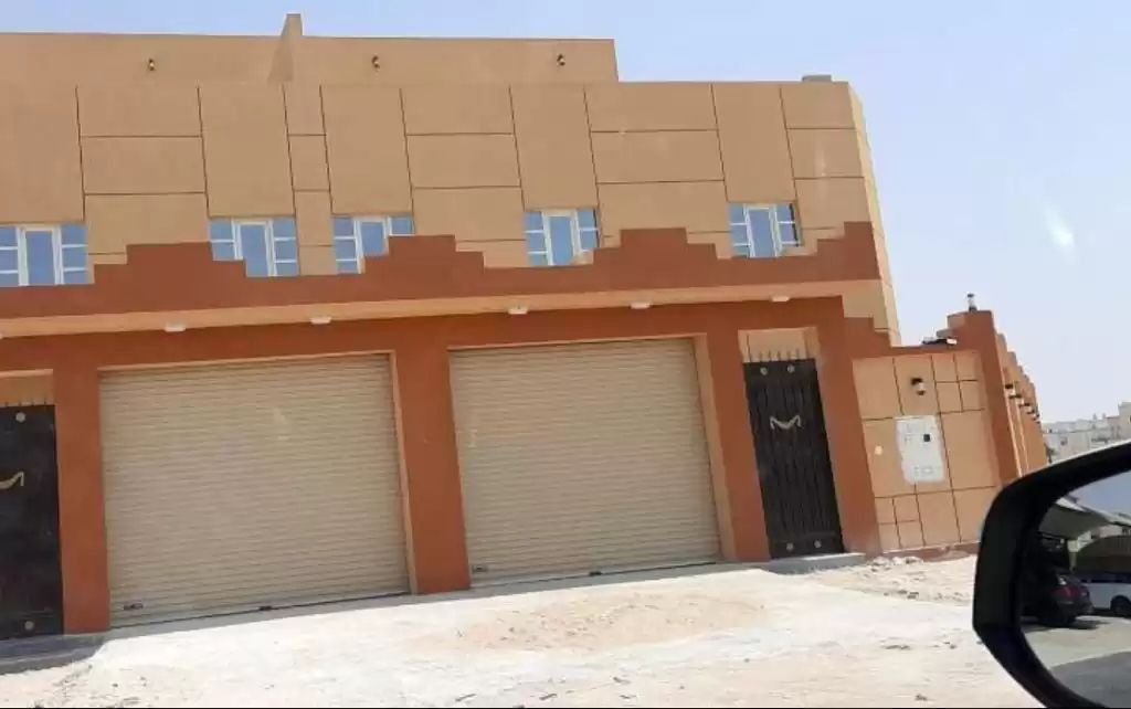 Résidentiel Propriété prête 7+ chambres U / f Villa à Compound  a louer au Al-Sadd , Doha #16763 - 1  image 