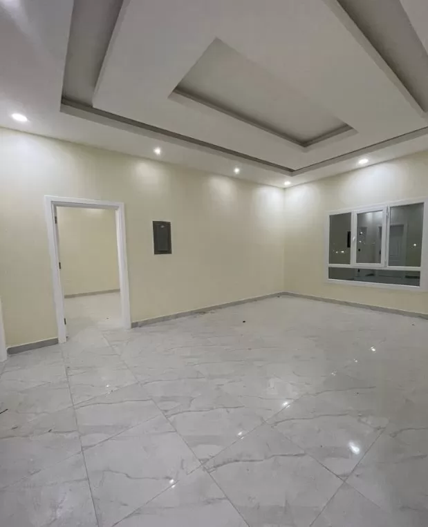 Résidentiel Propriété prête 5 chambres U / f Villa autonome  a louer au Doha #16801 - 1  image 