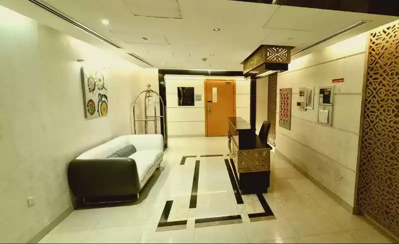 Résidentiel Propriété prête Studio S / F Appartement  à vendre au Al-Sadd , Doha #16817 - 1  image 