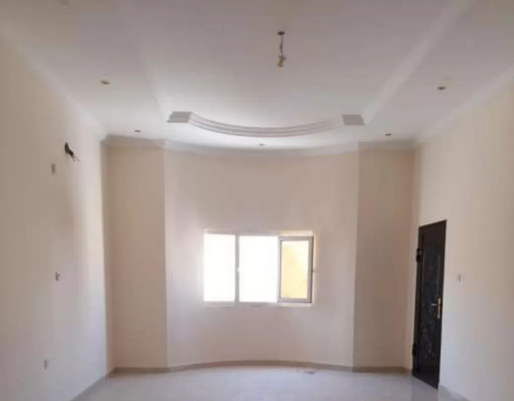 Residential Ready Property 1 Bedroom U/F Apartment  for rent in Doha-Qatar #16829 - 1  image 