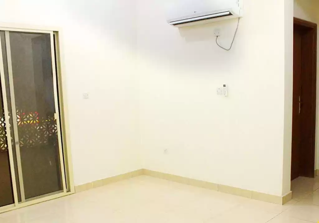 Residential Ready Property 2 Bedrooms U/F Apartment  for rent in Al Sadd , Doha #16831 - 1  image 