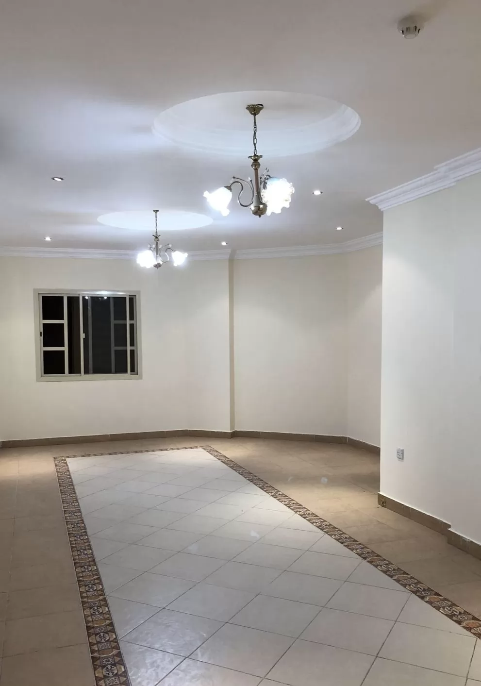 Жилой Готовая недвижимость 3 спальни Н/Ф Квартира  в аренду в Аль-Садд , Доха #16844 - 1  image 