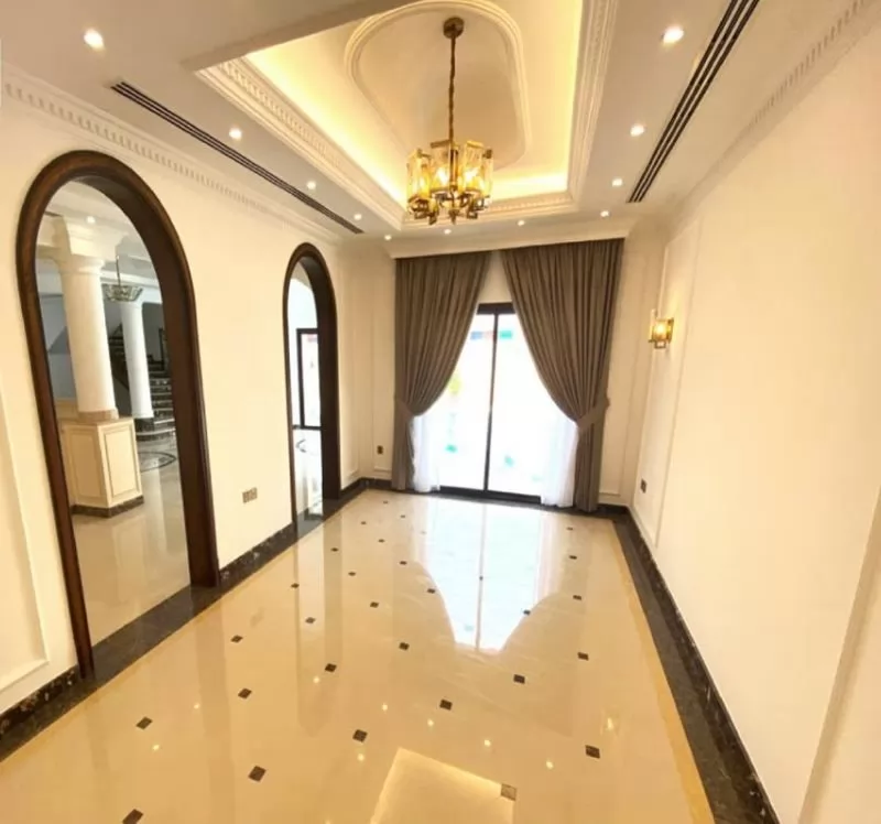 سكني عقار جاهز 5 غرف  غير مفروش فيلا  للإيجار في الدوحة #16862 - 1  صورة 