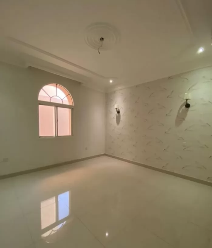 سكني عقار جاهز 6 غرف  غير مفروش فيلا  للإيجار في الدوحة #16863 - 1  صورة 