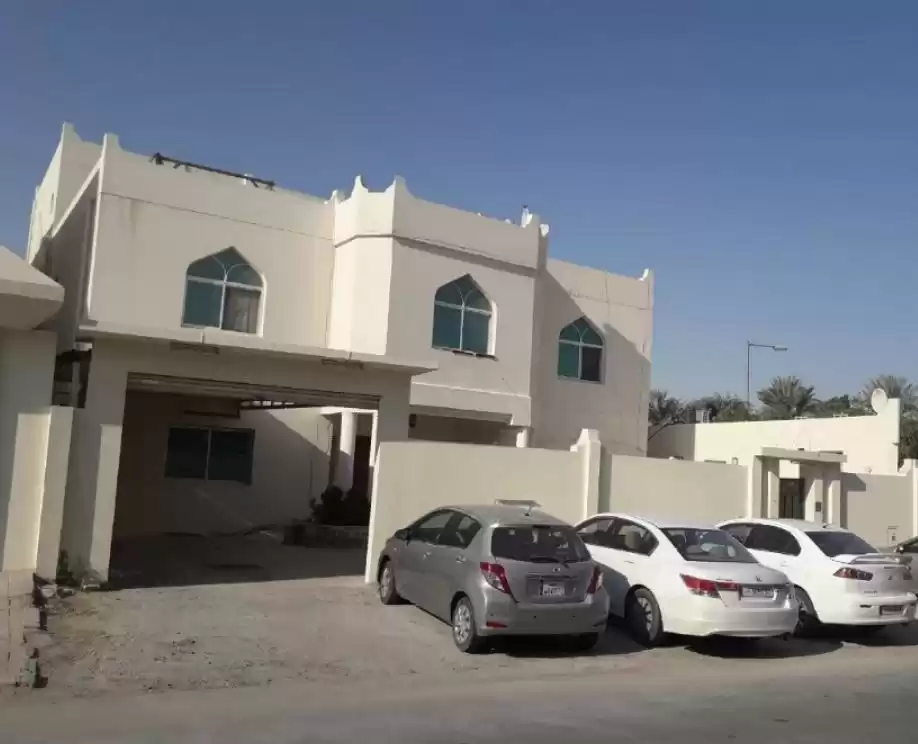 Residential Ready Property 6 Bedrooms U/F Villa in Compound  for sale in Al Sadd , Doha #16879 - 1  image 