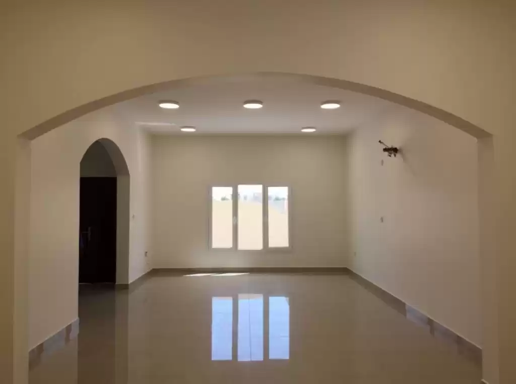 Жилой Готовая недвижимость 5 спален Н/Ф Вилла в комплексе  продается в Аль-Садд , Доха #16886 - 1  image 