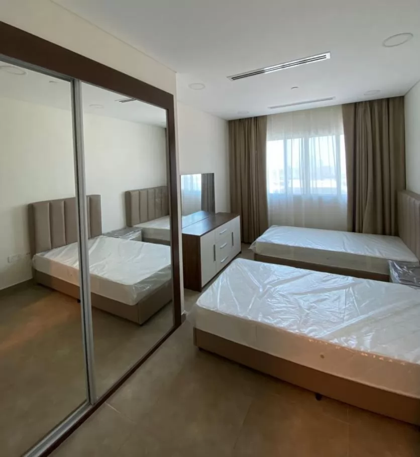 Residencial Listo Propiedad 4 + habitaciones de servicio F / F Villa en Compound  venta en Doha #16889 - 1  image 