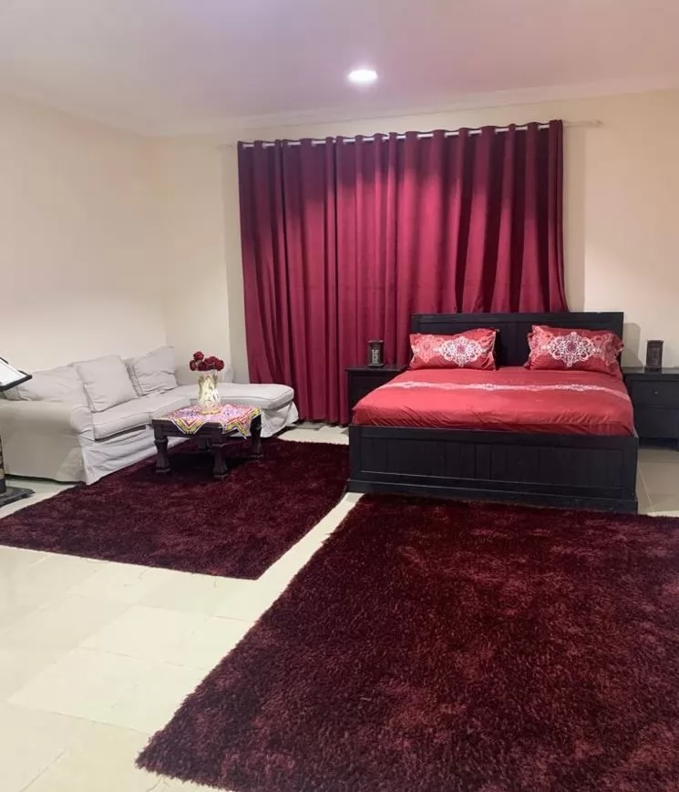 Жилой Готовая недвижимость 3+комнаты для горничных Ж/Ж Вилла в комплексе  в аренду в Аль-Садд , Доха #16895 - 1  image 