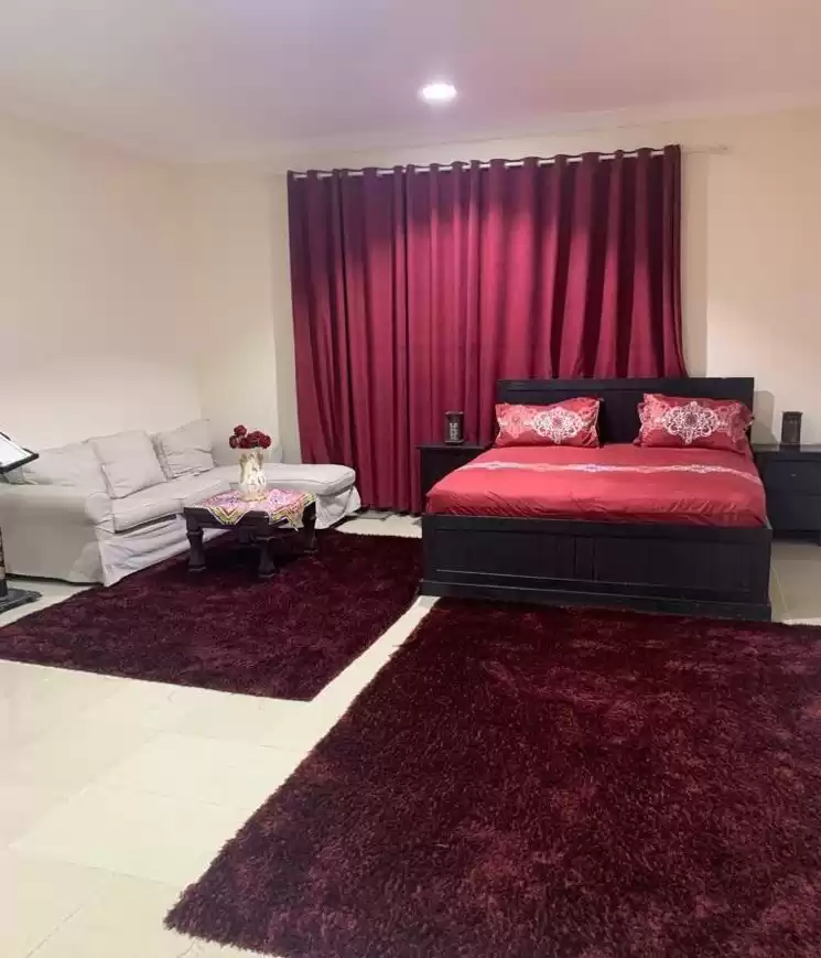 Residencial Listo Propiedad 3 + habitaciones de servicio F / F Villa en Compound  alquiler en al-sad , Doha #16895 - 1  image 