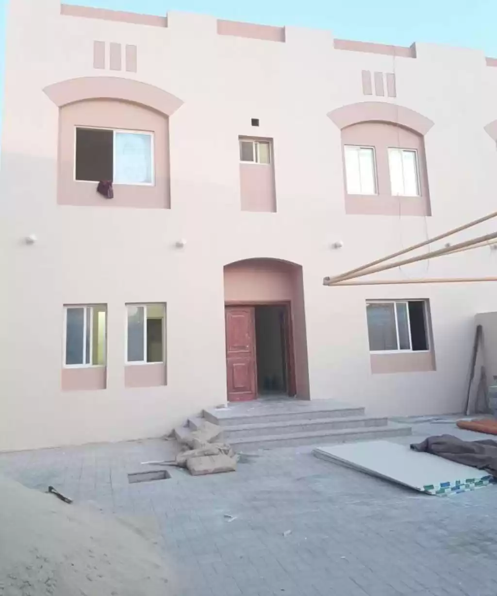 Жилой Готовая недвижимость 1 спальня Н/Ф Квартира  в аренду в Аль-Садд , Доха #16899 - 1  image 