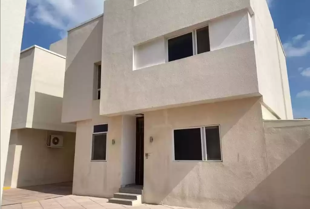 Residential Ready Property 5 Bedrooms U/F Villa in Compound  for rent in Al Sadd , Doha #16900 - 1  image 