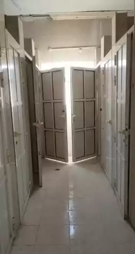 Жилой Готовая недвижимость 7+ спален Н/Ф Трудовой лагерь  в аренду в Аль-Садд , Доха #16925 - 1  image 