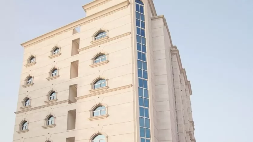 yerleşim Hazır Mülk 3 yatak odası F/F Apartman  kiralık içinde Al Sadd , Doha #16933 - 1  image 