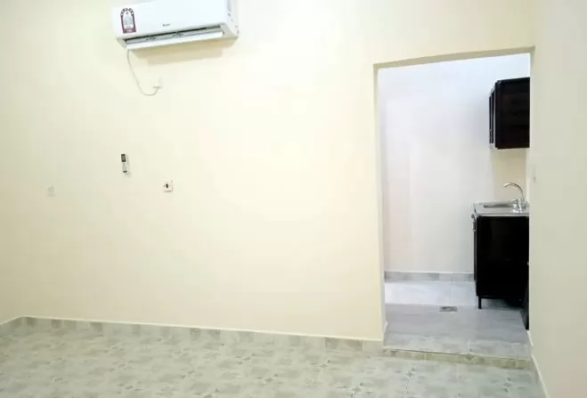 Residential Property Studio U/F Apartment  for rent in Al-Wukair , Al Wakrah #16936 - 1  image 