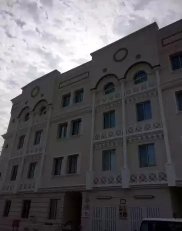 Residential Ready Property 3 Bedrooms U/F Apartment  for rent in Al Sadd , Doha #16962 - 1  image 