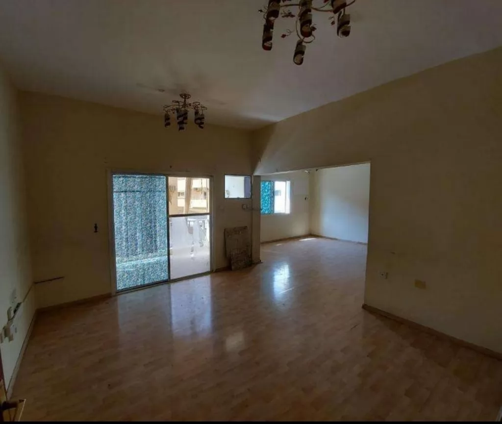 Residential Ready Property 3 Bedrooms U/F Apartment  for rent in Fereej-Bin-Omran , Doha-Qatar #16977 - 1  image 