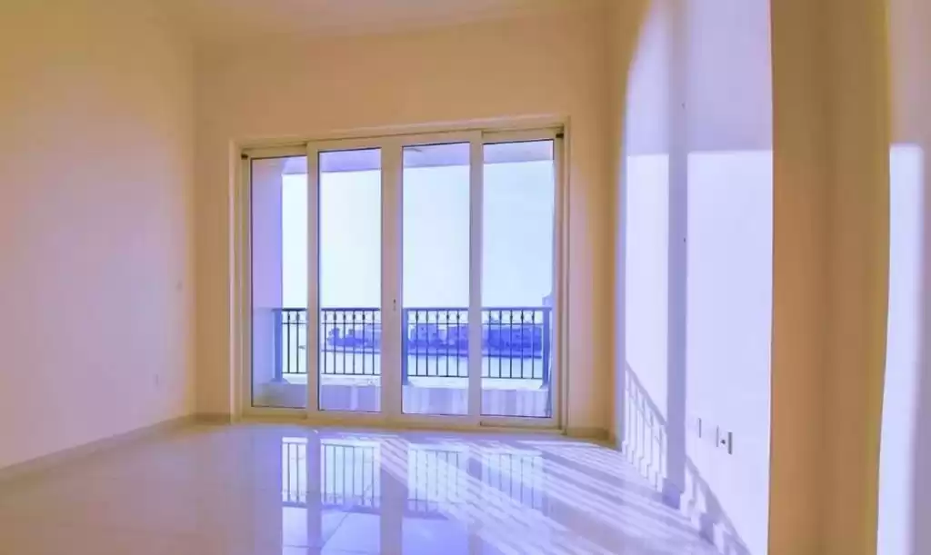 Жилой Готовая недвижимость 2 спальни С/Ж Шале  продается в Аль-Садд , Доха #16989 - 1  image 