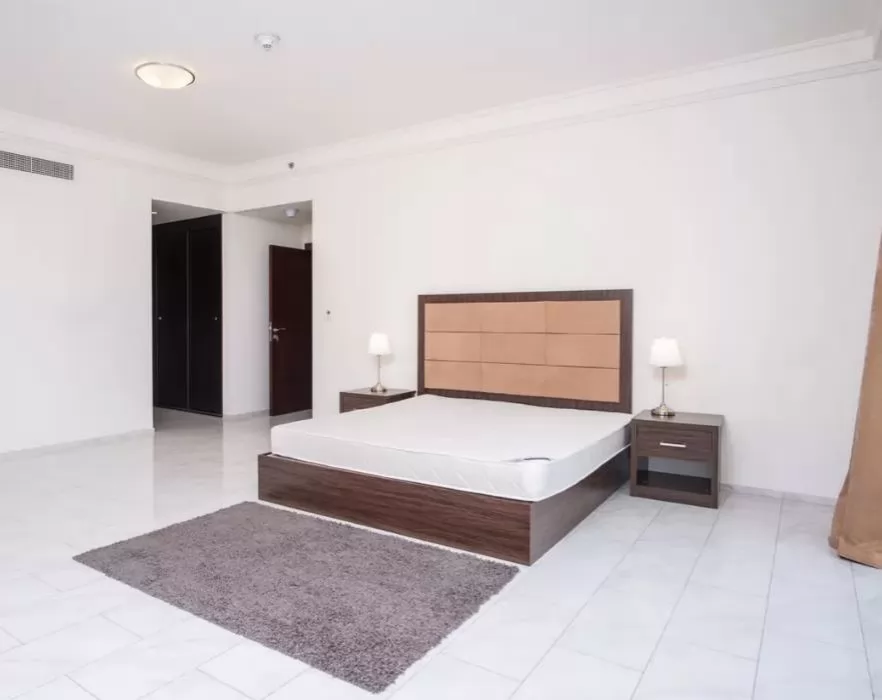 Residential Property 3 Bedrooms F/F Chalet  for rent in The-Pearl-Qatar , Doha-Qatar #16999 - 1  image 