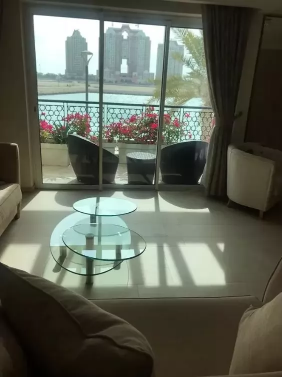 Residential Ready Property 1 Bedroom F/F Chalet  for rent in The-Pearl-Qatar , Doha-Qatar #17003 - 1  image 