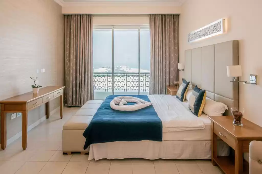 Wohn Klaar eigendom 2 Schlafzimmer F/F Chalet  zu vermieten in Al Sadd , Doha #17013 - 1  image 