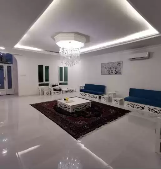 Residencial Listo Propiedad 6 habitaciones F / F Villa en Compound  alquiler en al-sad , Doha #17016 - 1  image 